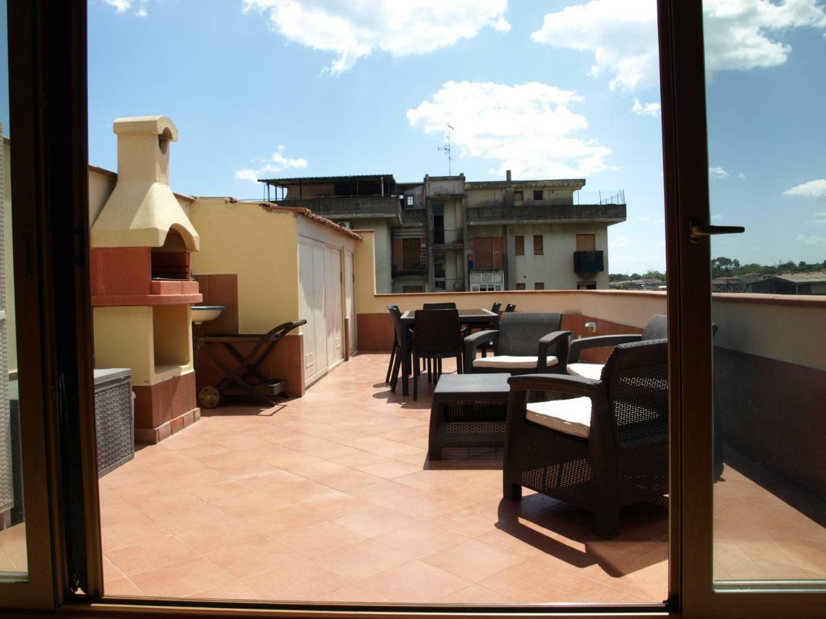 A Due Passi Da Tutto Apartment Catania Exterior photo